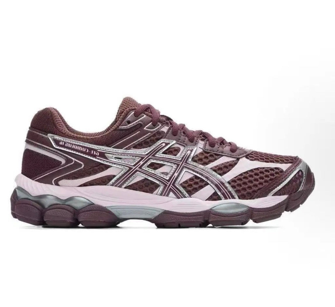 Asics GEL-Kayano berry - high-performance athletic footwear with advanced cushioning