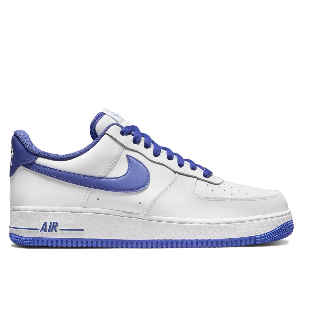 Nike AIR FORCE 1 - high-performance athletic footwear with advanced cushioning