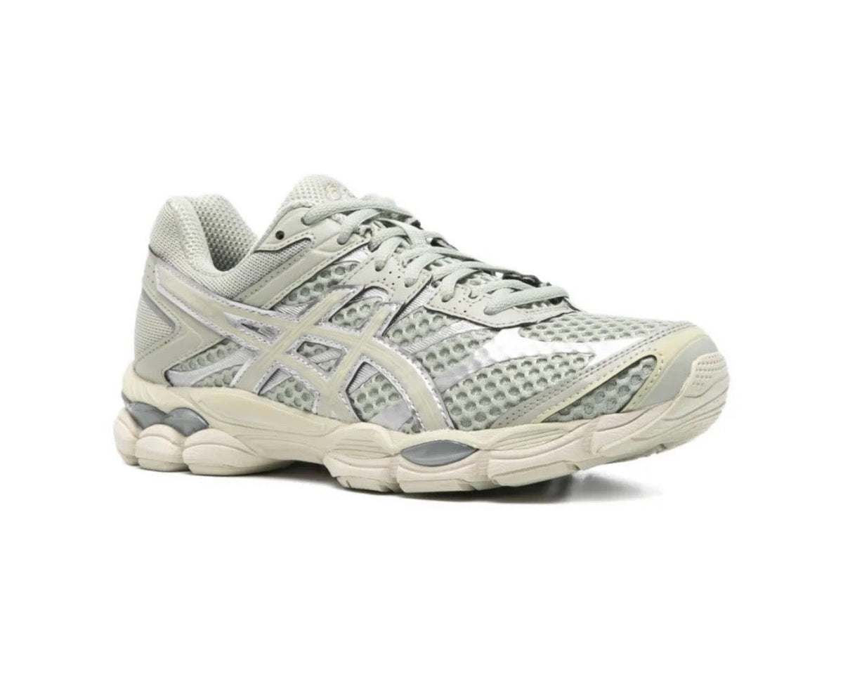 ASICS Gel cumulus grey - high-performance athletic footwear in Grey with advanced cushioning