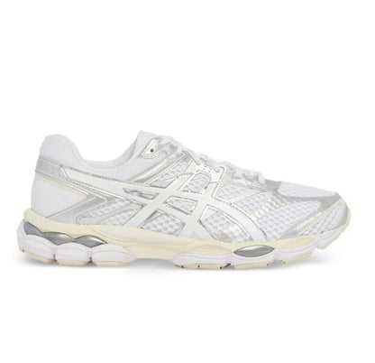 ASICS Gel cumulus white cream - high-performance athletic footwear in White with advanced cushioning