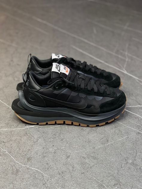 Nike Vaporwaffle Sacai Black Gum high-performance athletic footwear Black