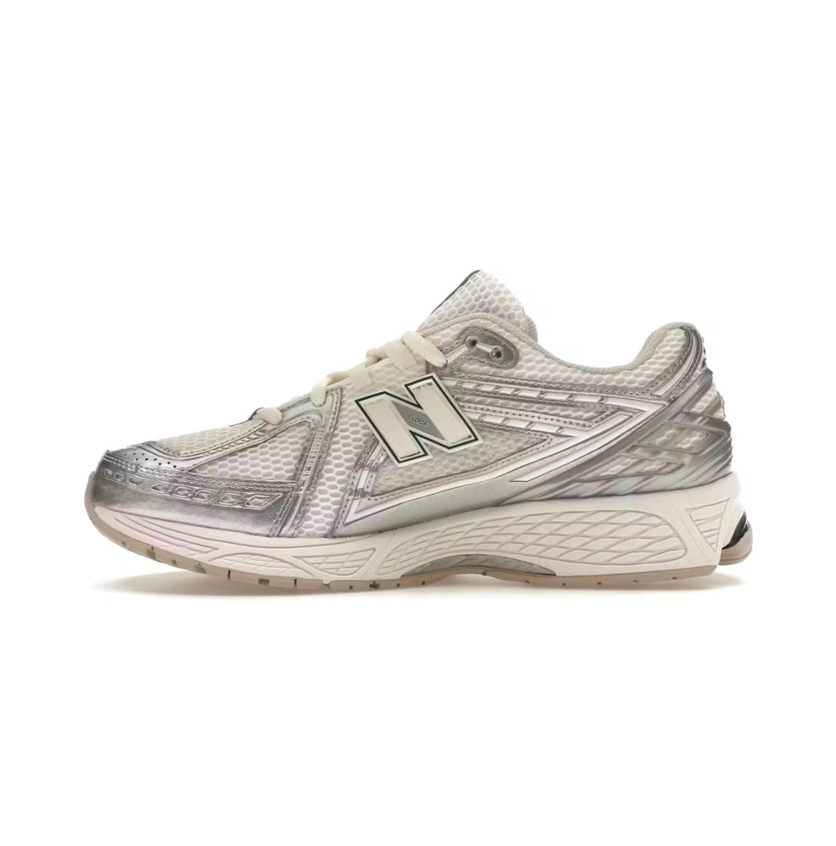 New Balance 1906
Silver Metalic Chrome Blue - high-performance athletic footwear in Blue with advanced cushioning