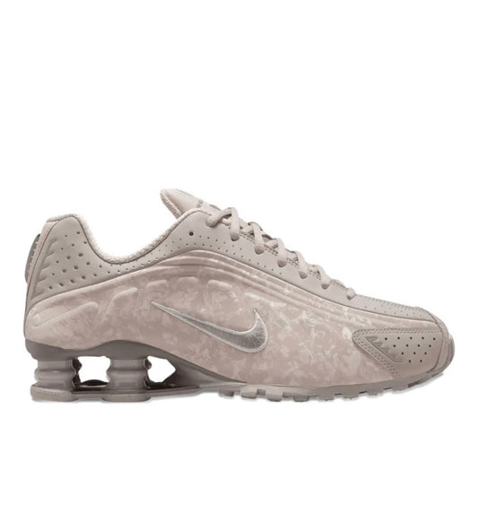 Nike Shox R4 Cream - high-performance athletic footwear with advanced cushioning