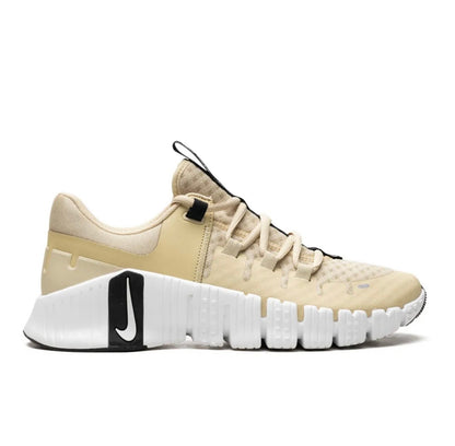 Nike free metcon cream - high-performance athletic footwear with advanced cushioning