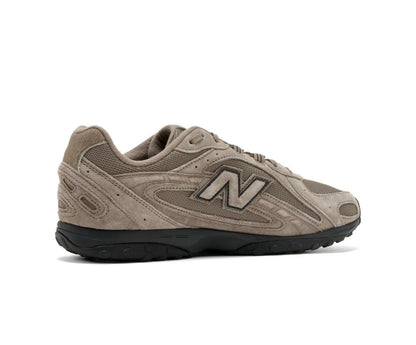 New Balance 204L Light grey - high-performance athletic footwear in Grey with advanced cushioning